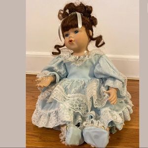 *Vintage Heritage Signature Bubble Doll Kammi blue